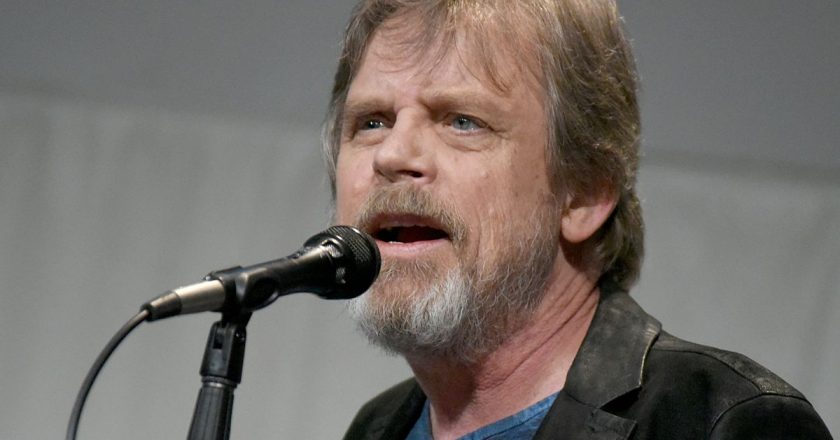 “Yıldız Savaşları” oyuncusu Mark Hamill ve tarihçi Timothy Snyder Ukrayna için kampanya başlattı