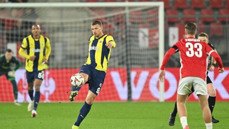 F.Bahçe Hollanda’da kaybetti! AZ Alkmaar-Fenerbahçe 3-1