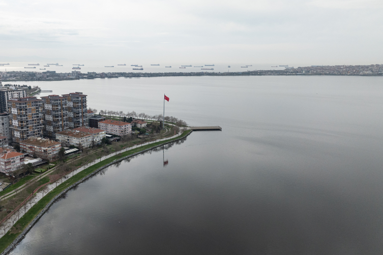 Kücenkçekmece Gölü'nde oksijen alarmı