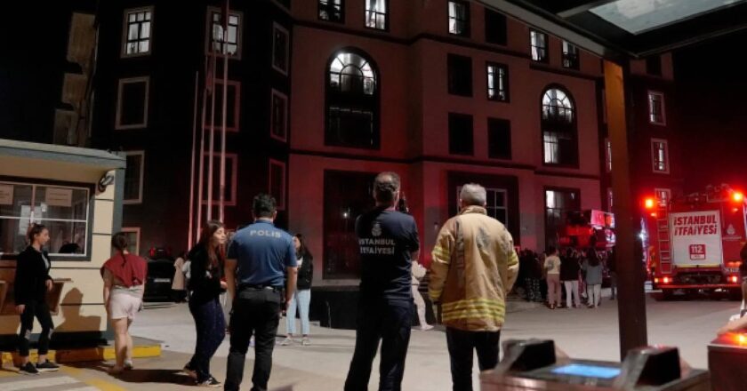 Tuzla'daki kızların yurtındaki yangın nedeniyle öğrenciler tahliye edildi