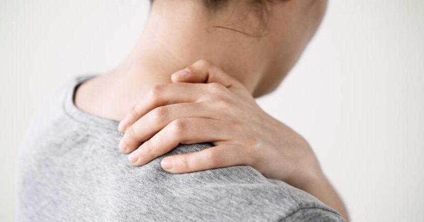 Gelişmiş Necknia'nın belirtileri nelerdir? Gelişmiş boynun fıtıklarını nasıl anlarım? Tedavi yöntemleri nelerdir?