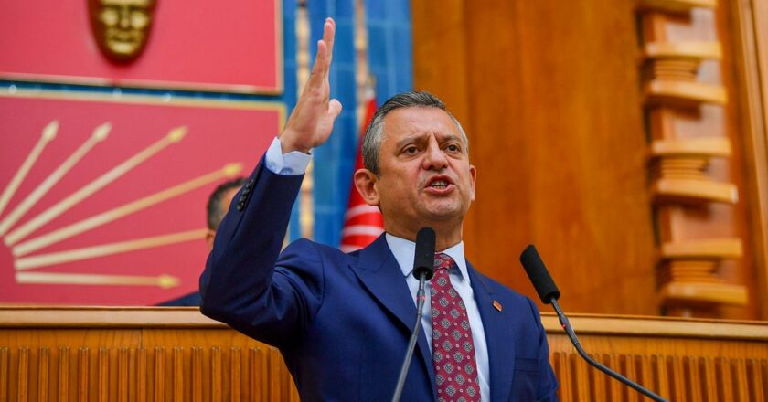 Özgür Özel: Avukat Mücahit Önce Murat Kapki'nin önünde bir açıklama yaptım ve 2 milyon dolar sordum