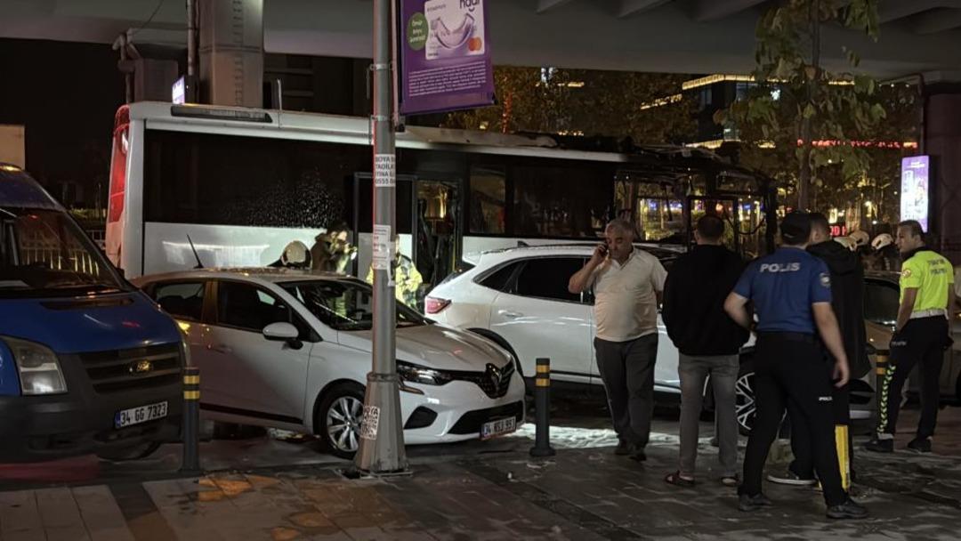 Turist Turistleri Şişli'ye taşıyan Flame 2'yi yaktı 2