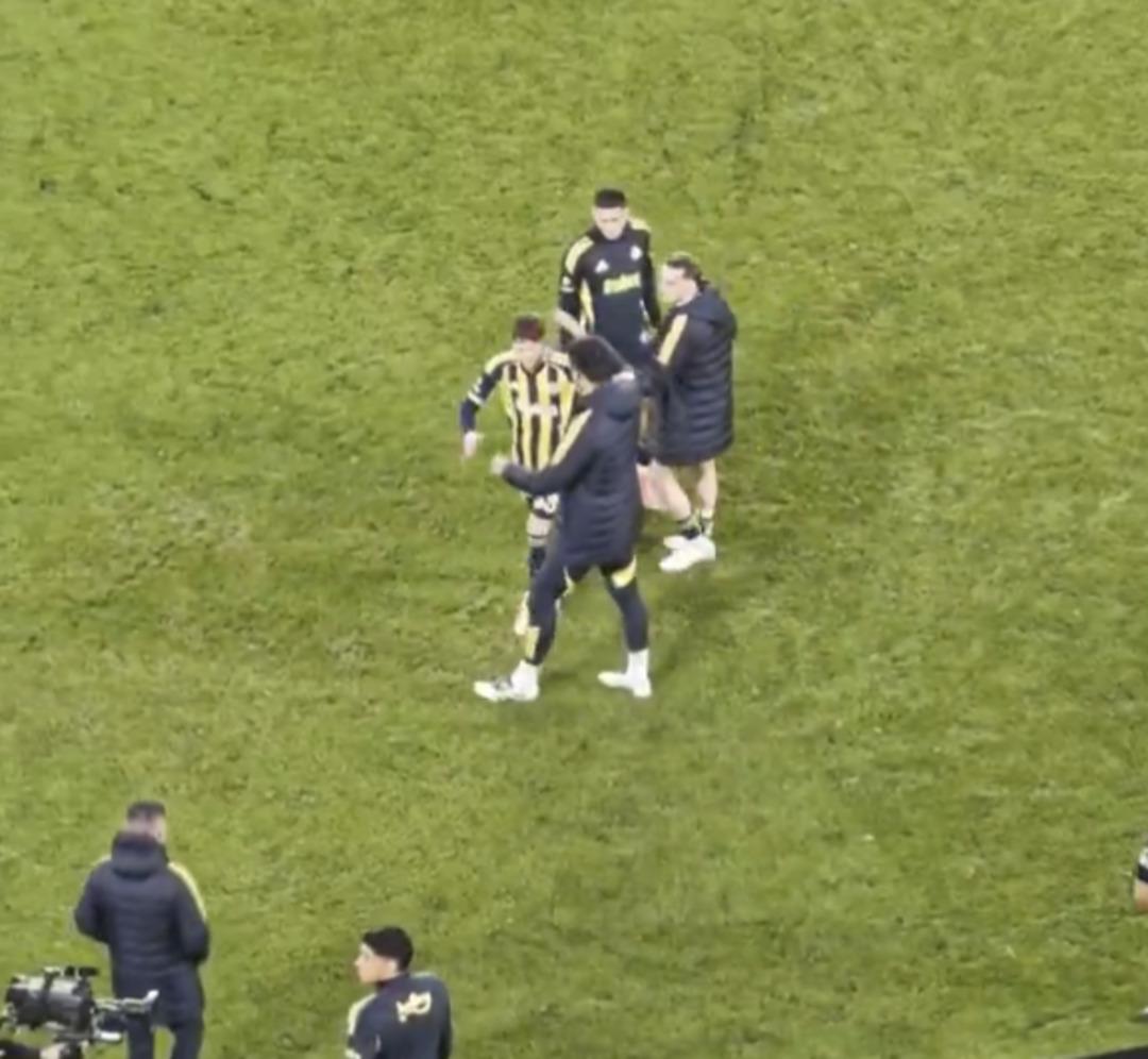 Tribünler tepki gösterdi! Eylem Szymanski'nin oyundan çıkmasıyla yaşandı... Kerem Aktürkoğlu şaşkına döndü! 5