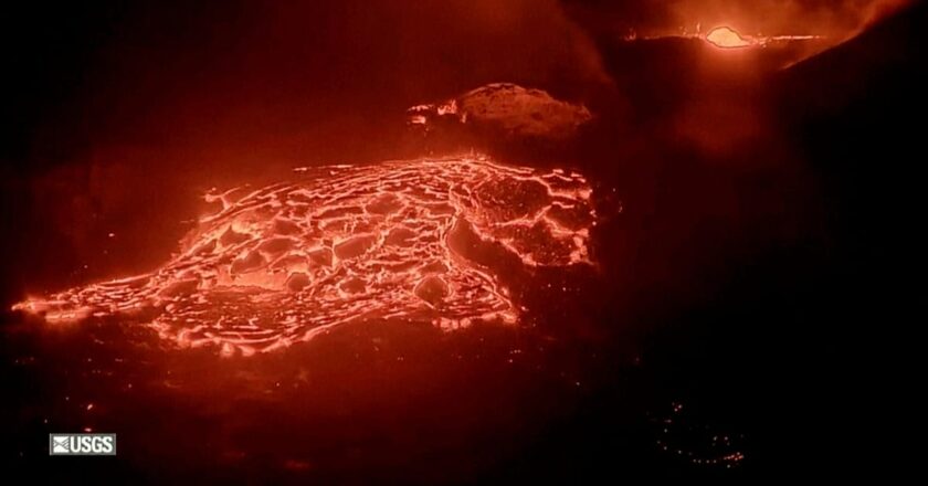 Video. Hawaii'deki Kilauea yanardağından lav püskürdü