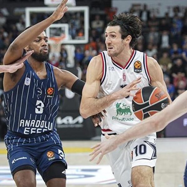 Son dakika spor haberleri | Anadolu Efes, EuroLeague'de Olimpia Milano'ya uzatmalarda mağlup oldu